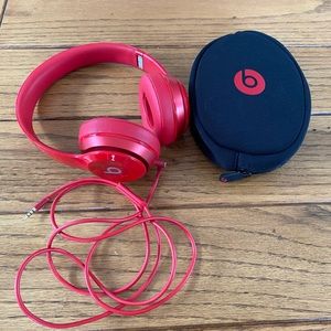 Beats by Dre - Solo with wire